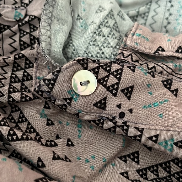 Tori Praver LS button up size 2 - Picture 6 of 6
